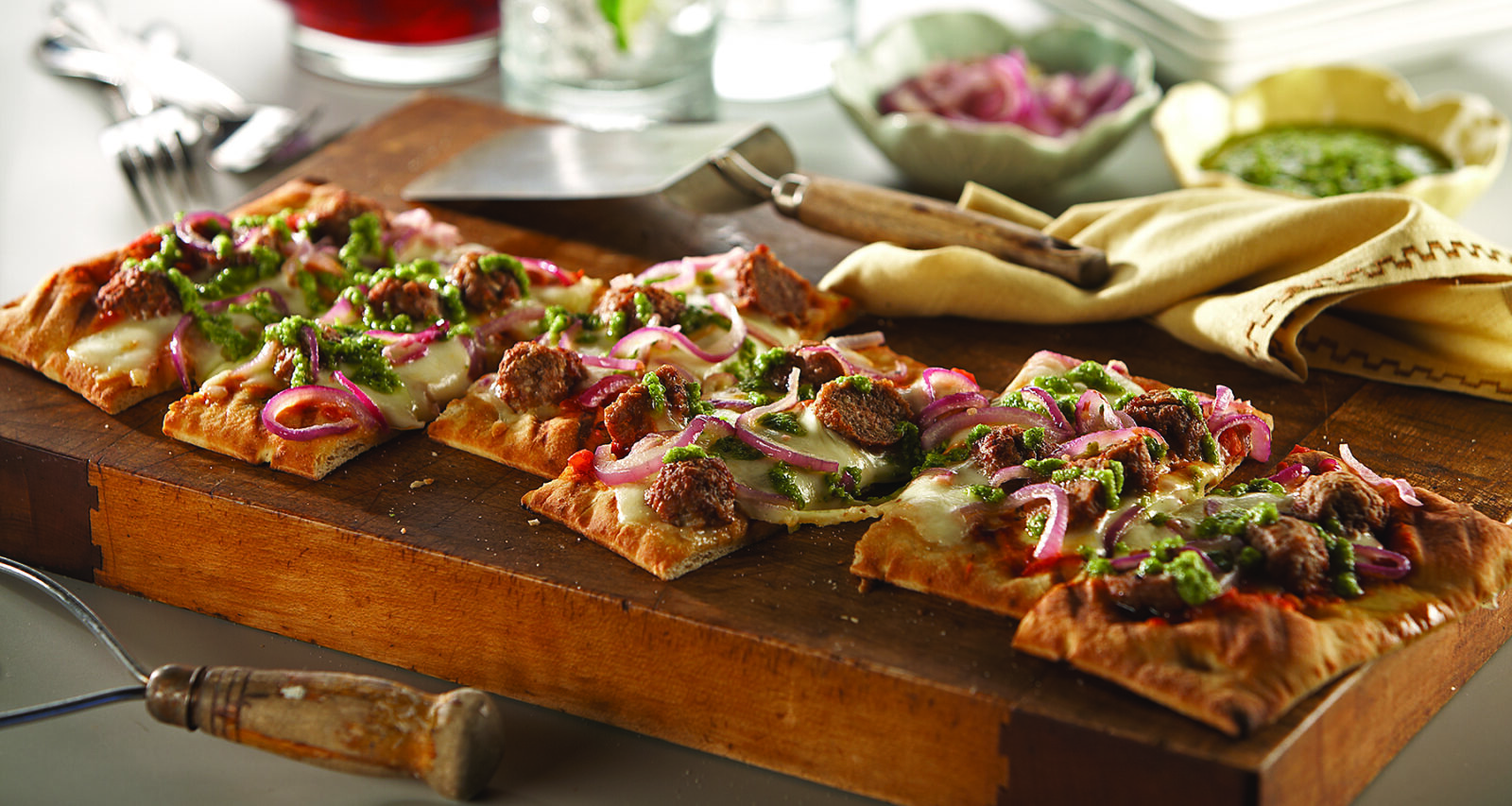 Italian Style Meatballs & Pesto Flatbread